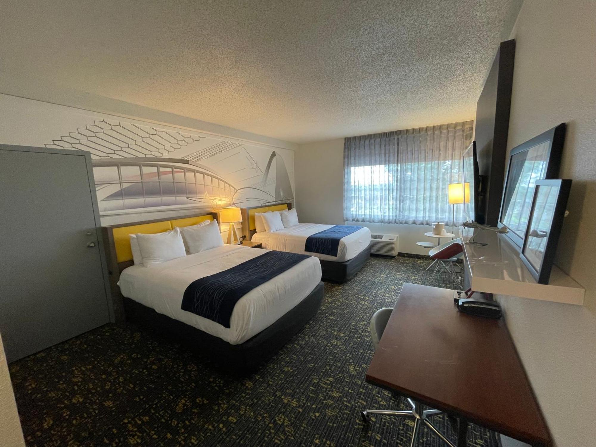 Saint Louis Airport Hotel Woodson Terrace Exterior photo