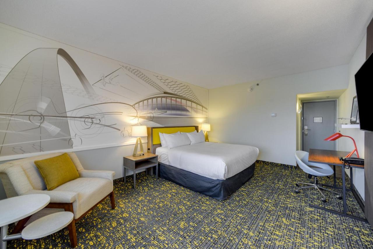 Saint Louis Airport Hotel Woodson Terrace Exterior photo